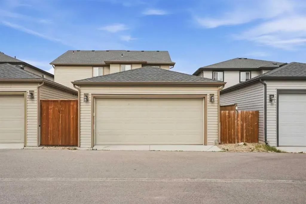 90 Hillcrest Close SW