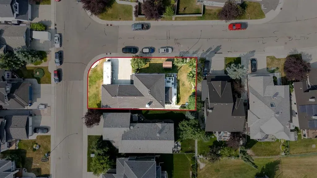402 Fairways Mews NW