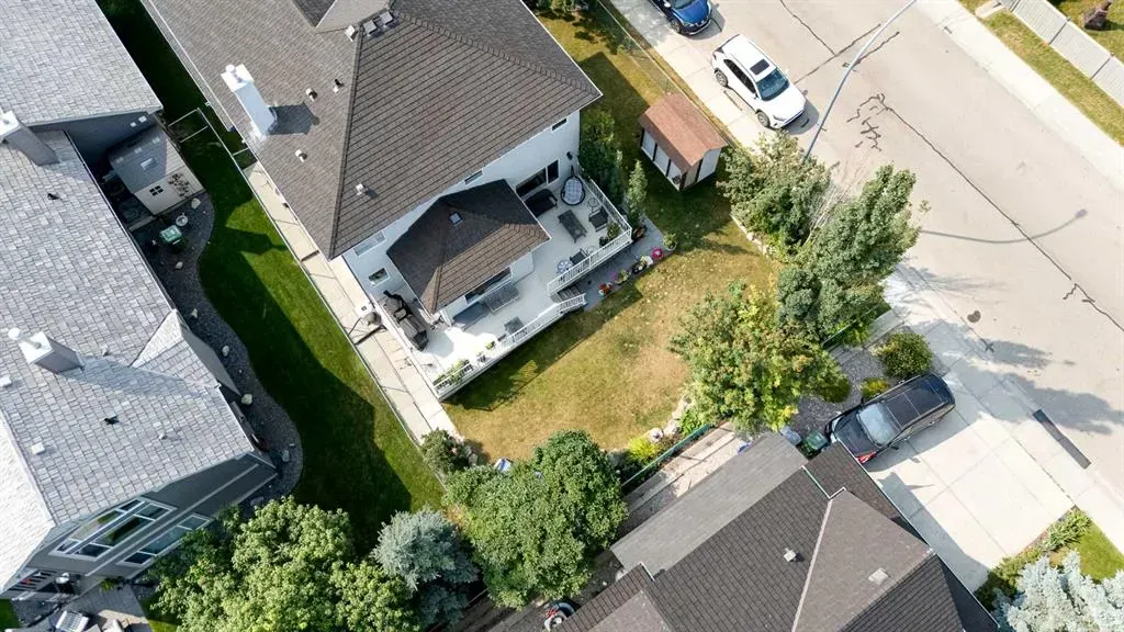 402 Fairways Mews NW