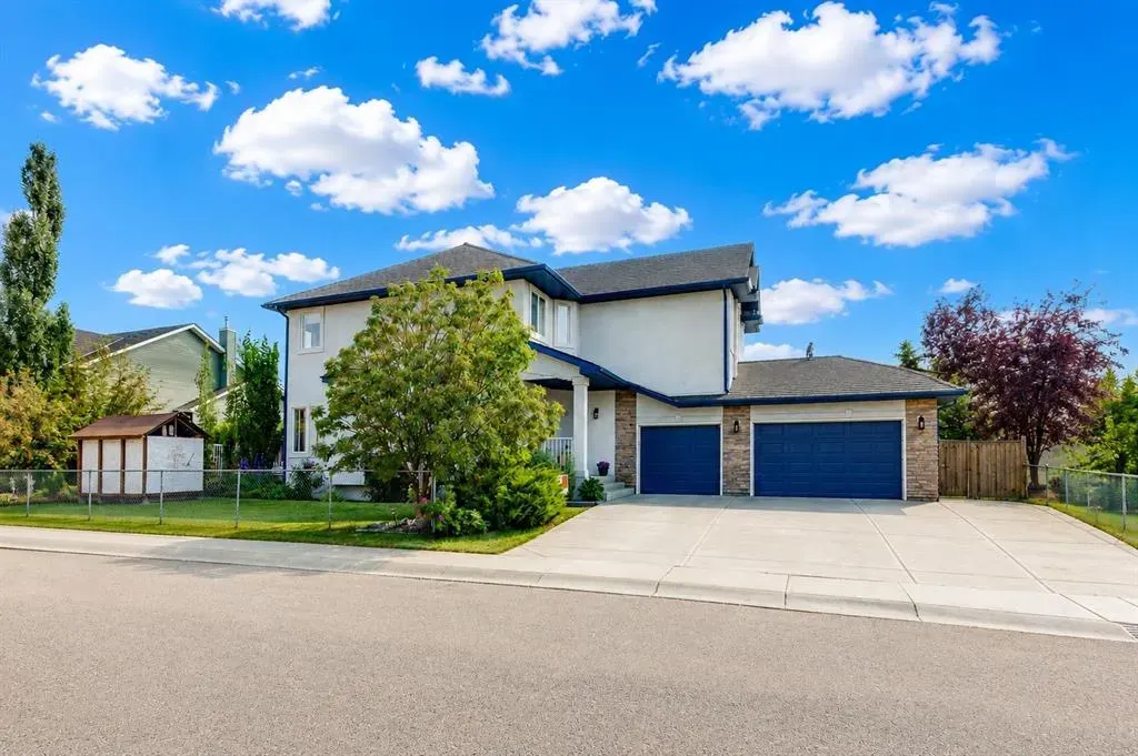 402 Fairways Mews NW