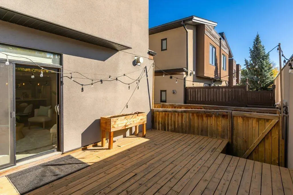 1739 36 Avenue SW #2
