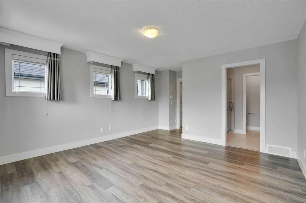 92 Masters Court SE