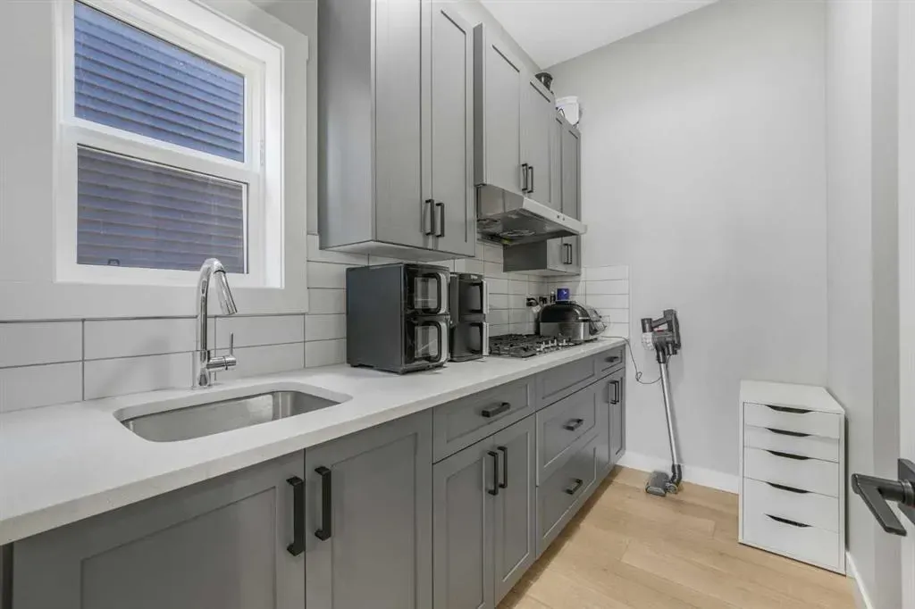 58 Creekside Avenue SW