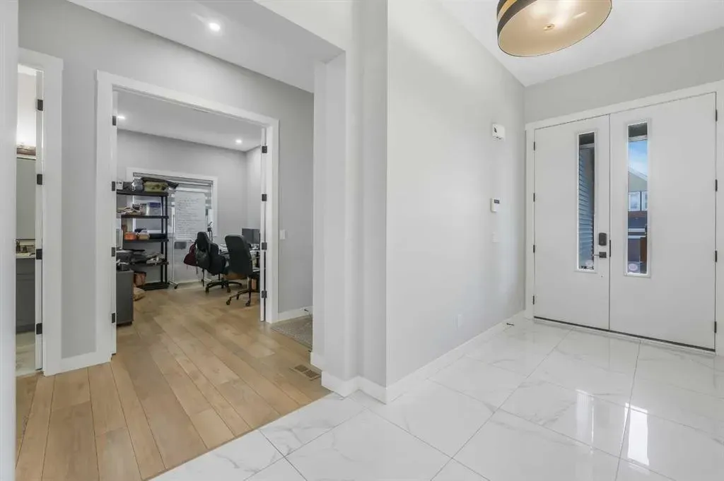58 Creekside Avenue SW