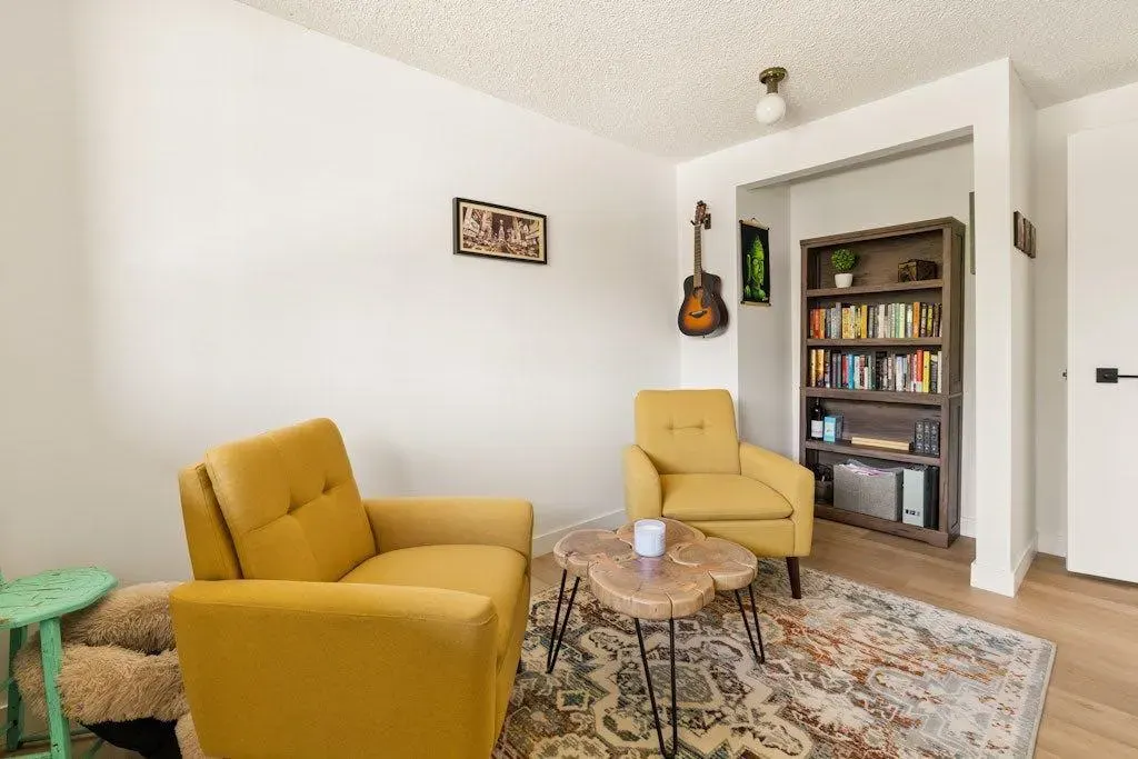 5019 46 Avenue SW #9