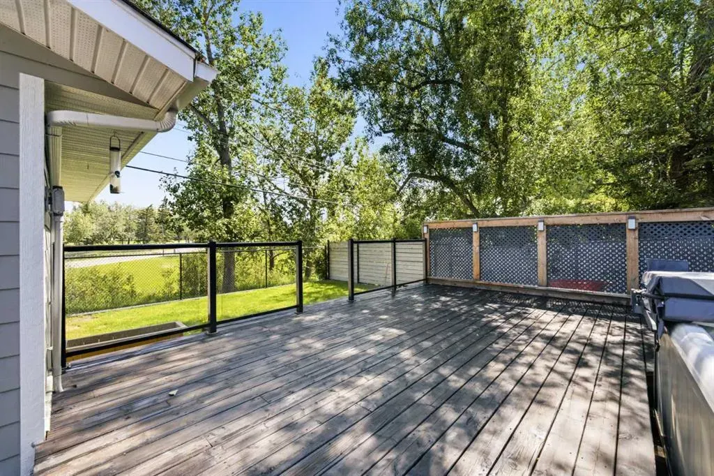 20 Mapleglade Close SE