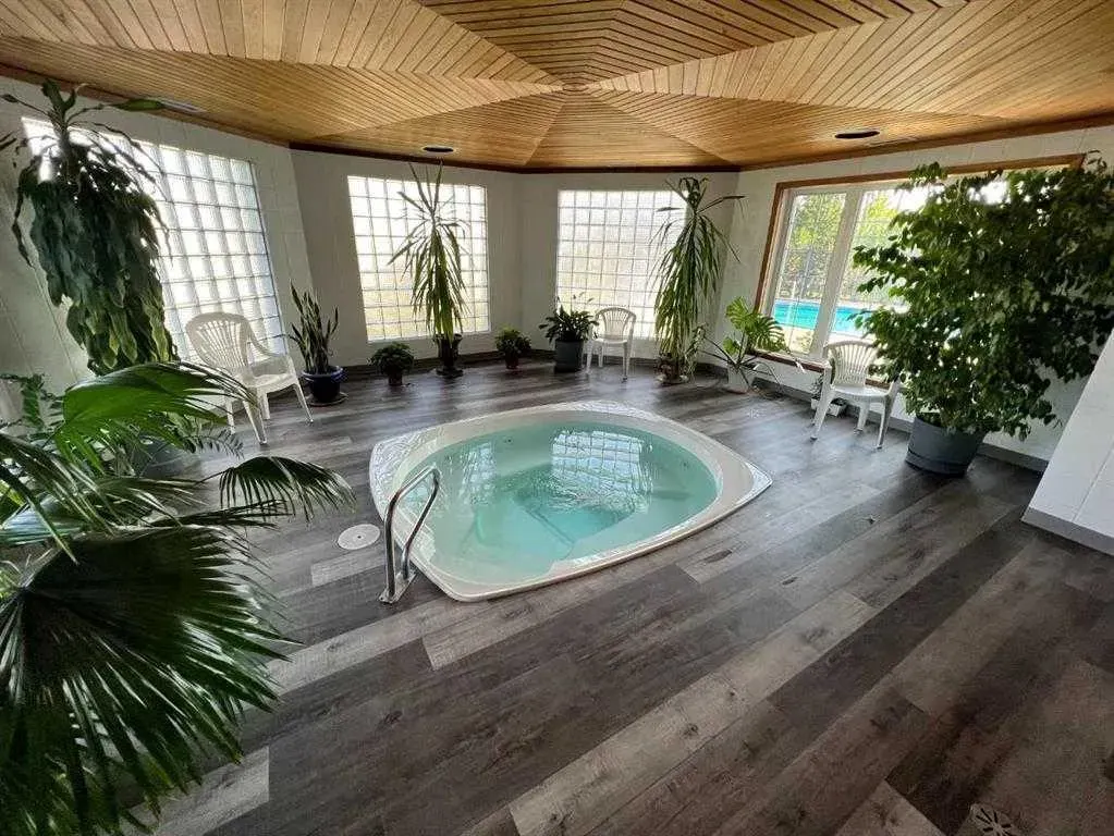 99 Arbour Lake Road #142