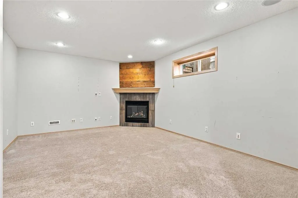 209 Tuscany Ravine Road NW