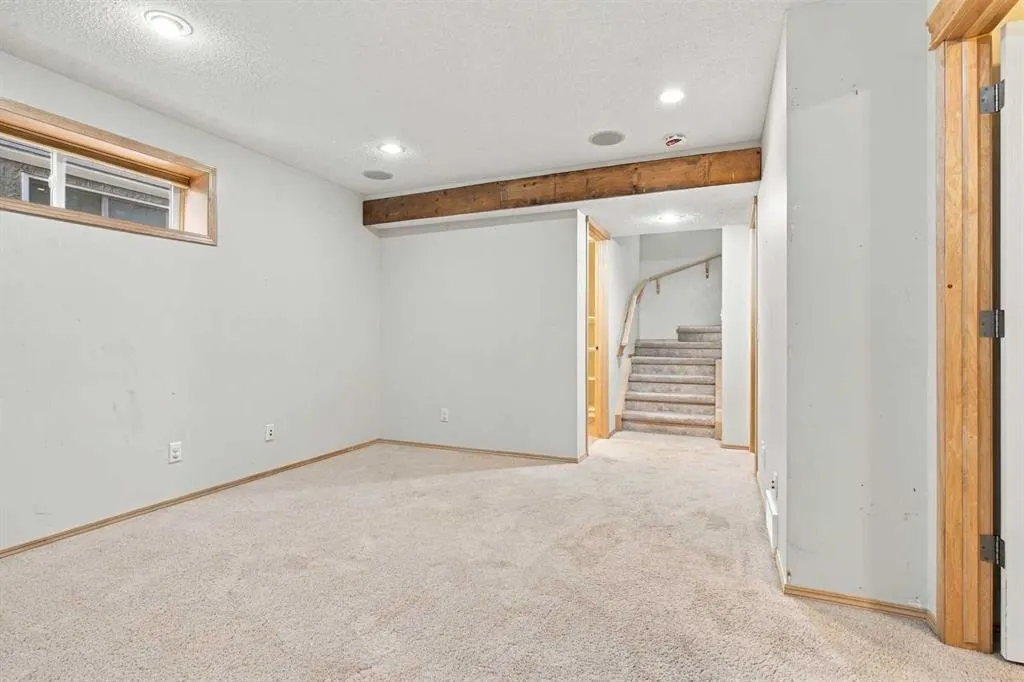209 Tuscany Ravine Road NW