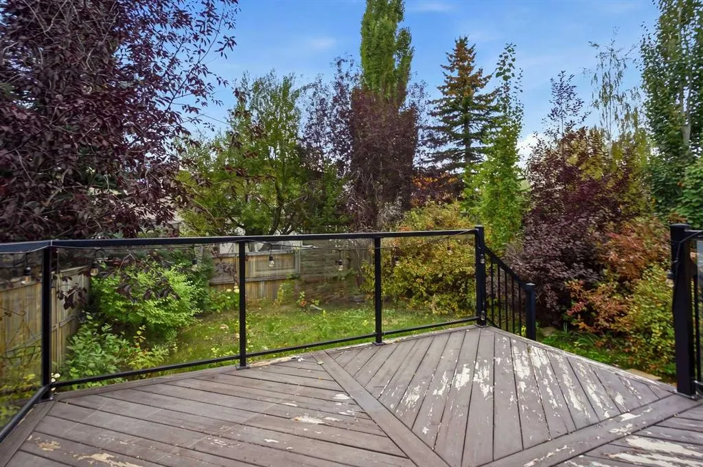 209 Tuscany Ravine Road NW