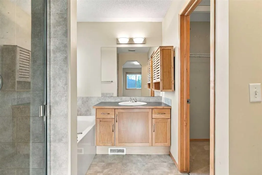 209 Tuscany Ravine Road NW