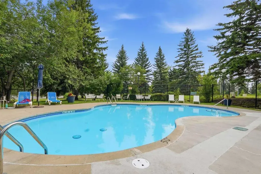 3339 Rideau Place SW #203/204