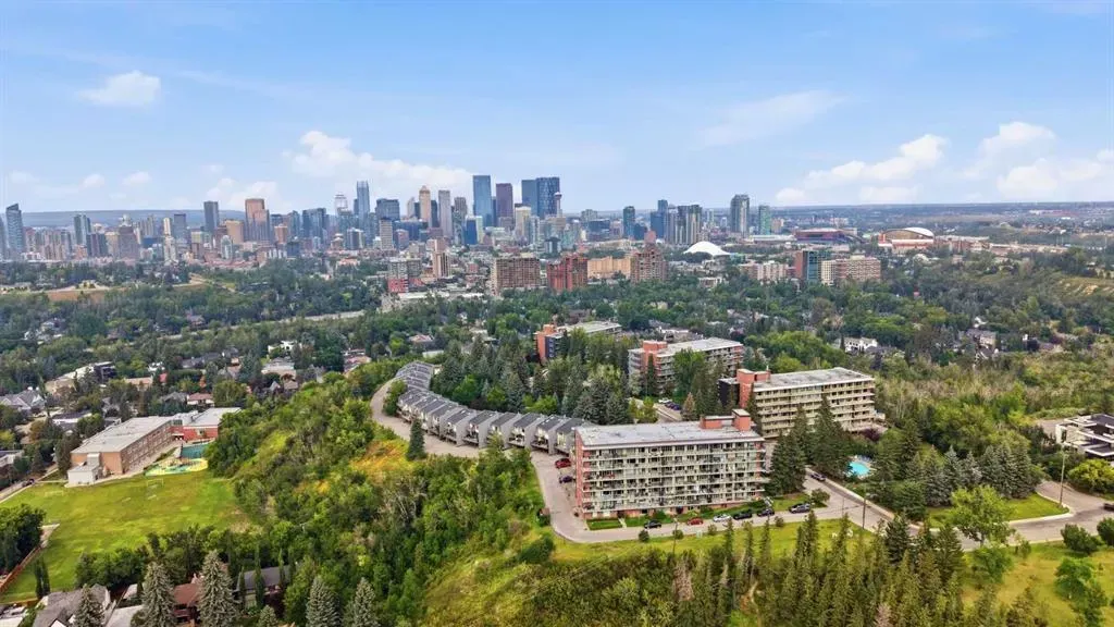 3339 Rideau Place SW #203/204