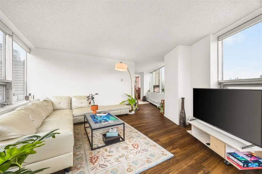 128 2 Avenue SE #506