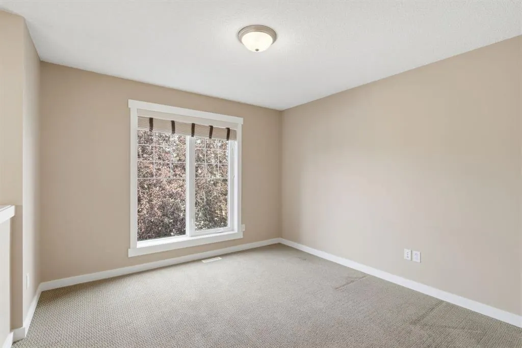 31 Chapala Close SE