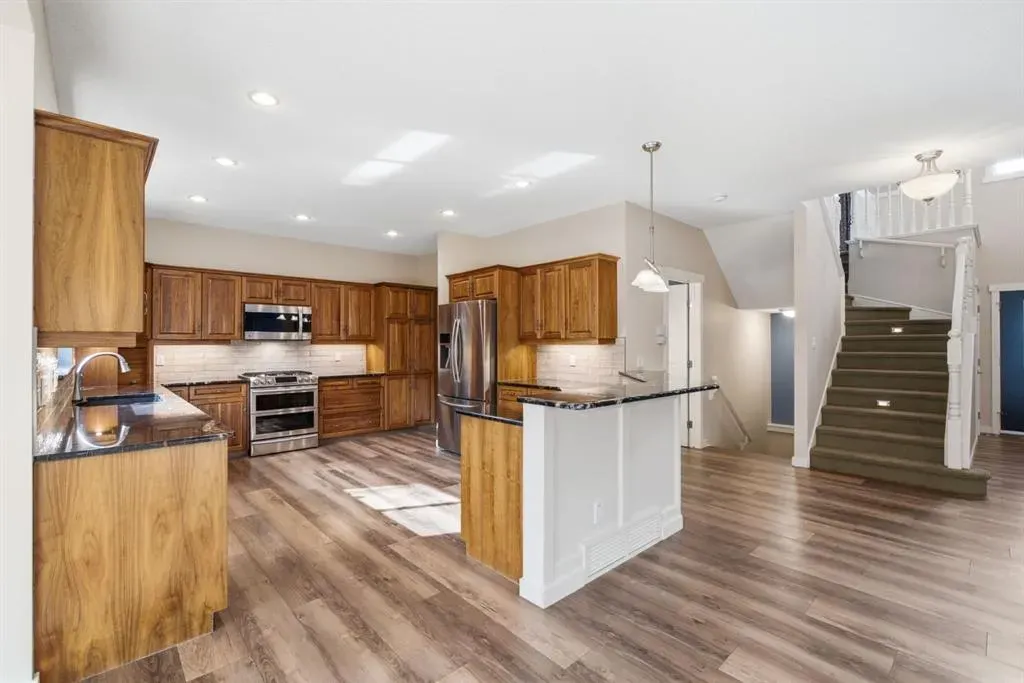 31 Chapala Close SE