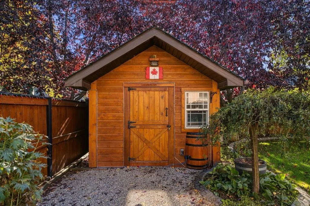 31 Chapala Close SE