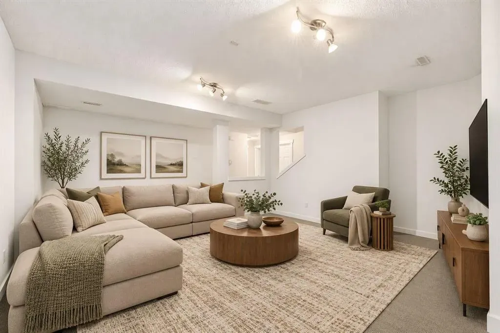 31 Chapala Close SE