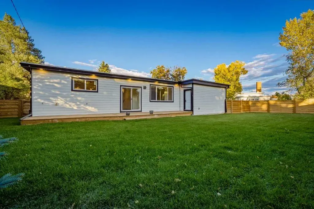 1303 87 Avenue SW