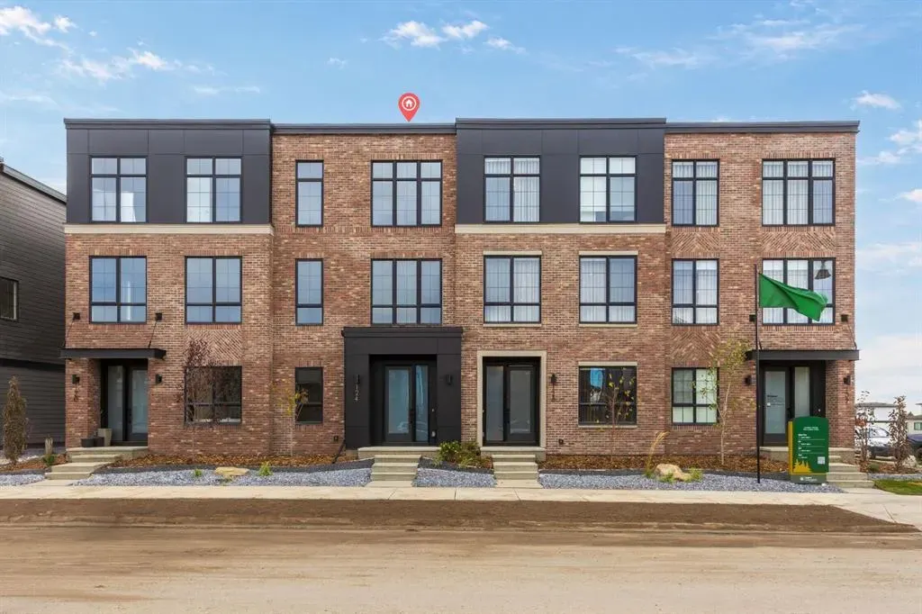 124 Greenwich Drive NW