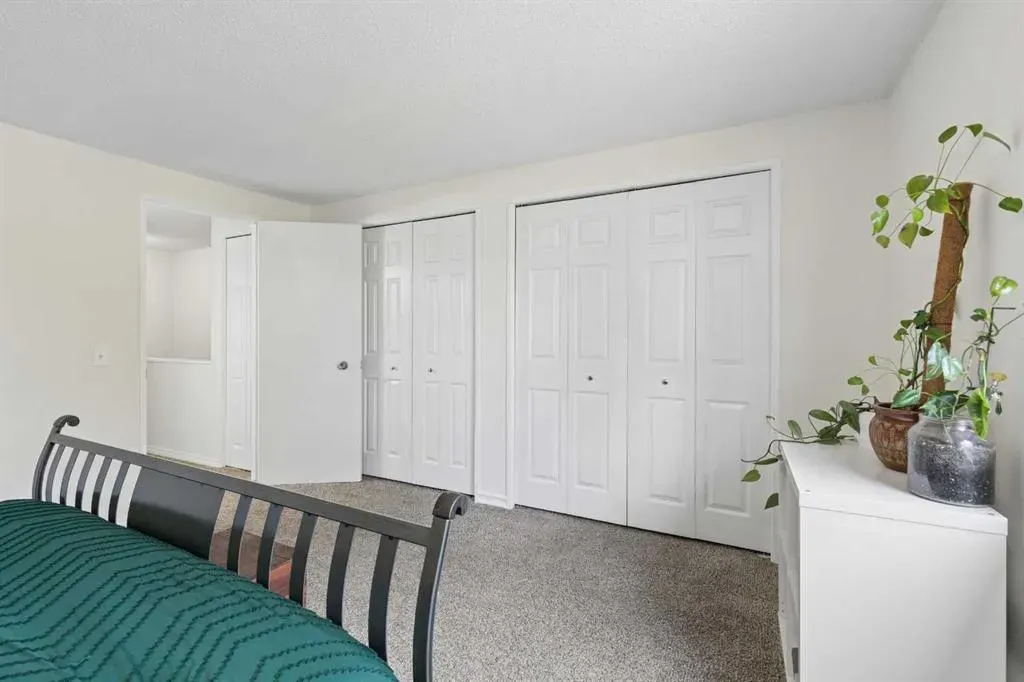 330 Canterbury Drive SW #8