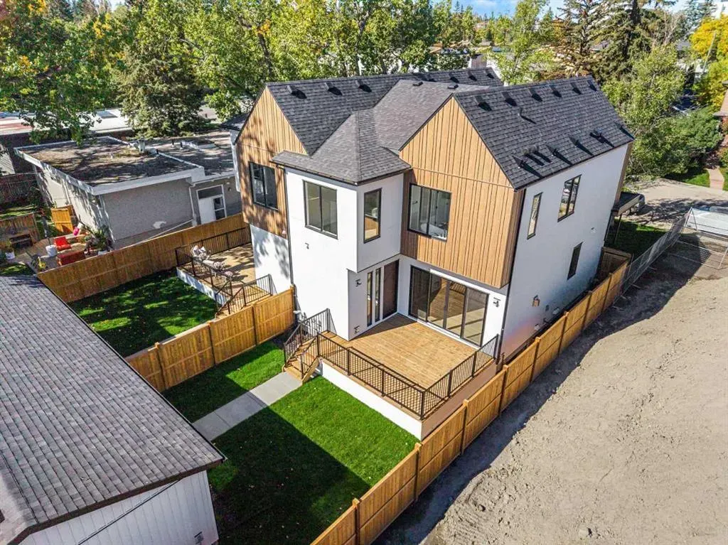 725 53 Avenue SW