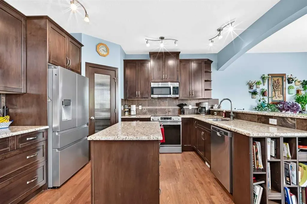 14 Westmount Way