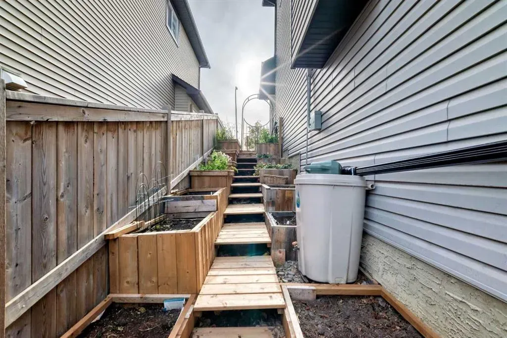 14 Westmount Way