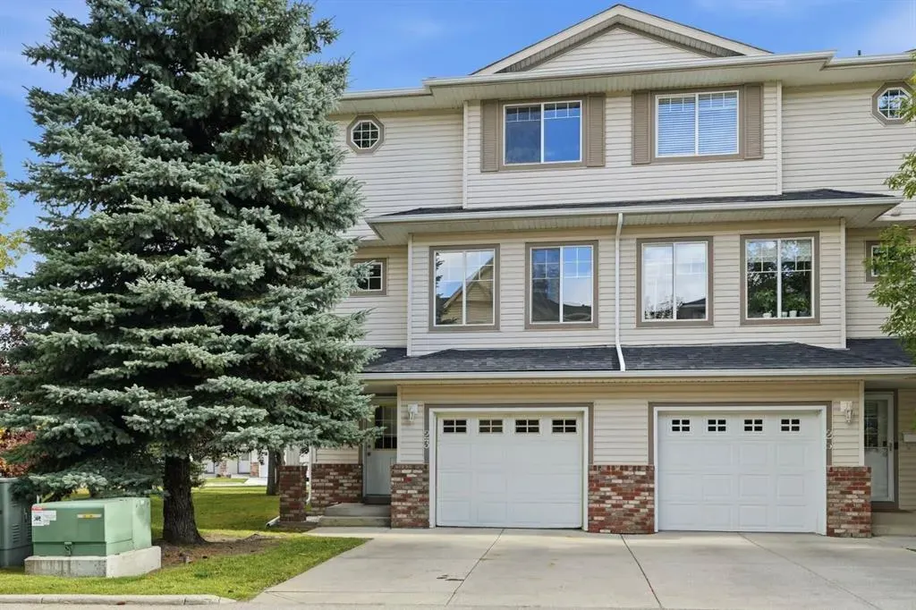 23 Country Hills Cove NW