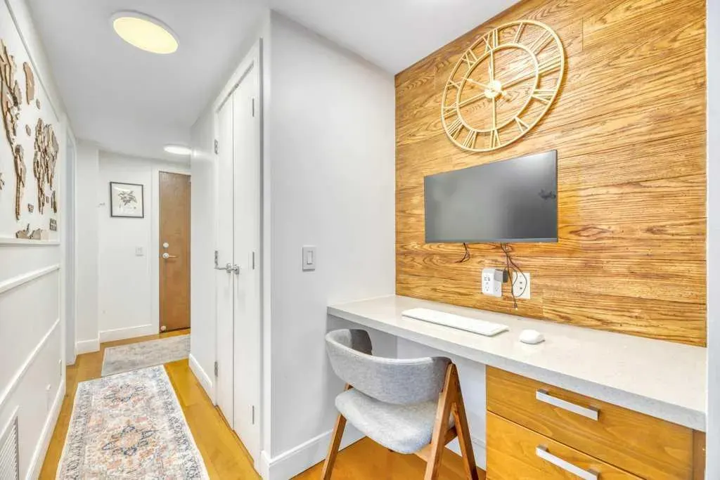 222 Riverfront Avenue SW #220
