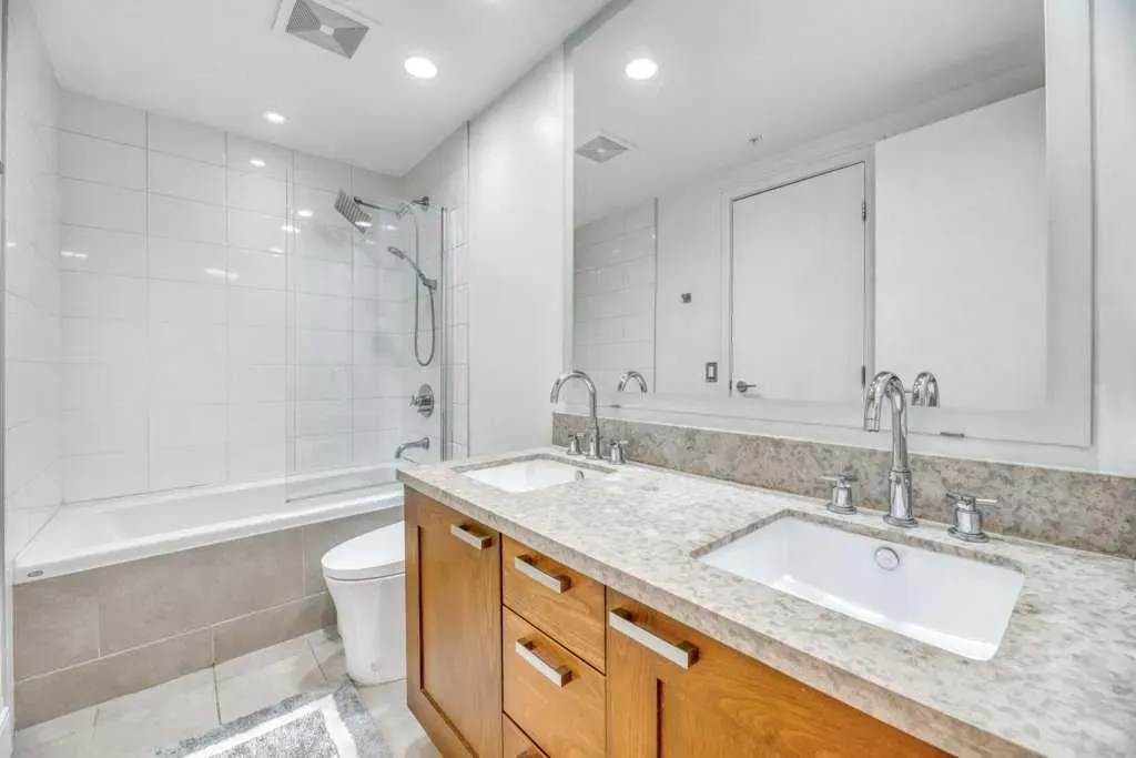 222 Riverfront Avenue SW #220