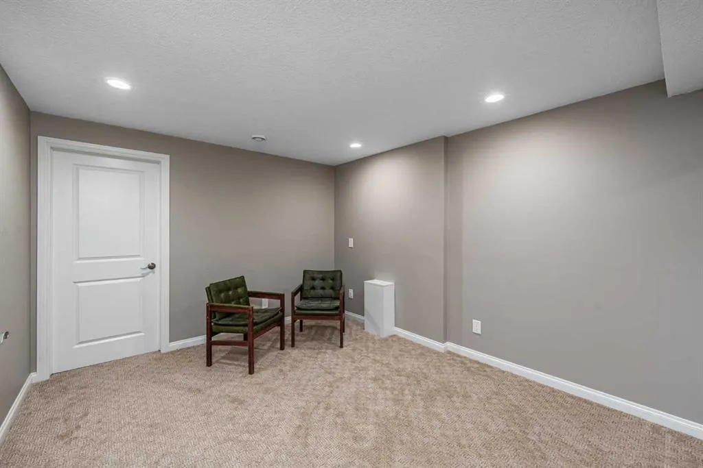 236 Edgebrook Gardens NW