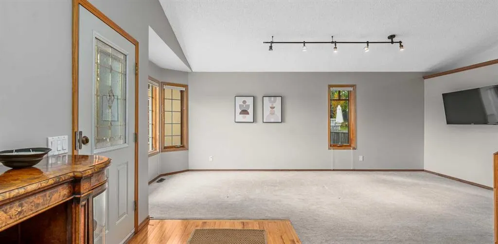 236 Edgebrook Gardens NW
