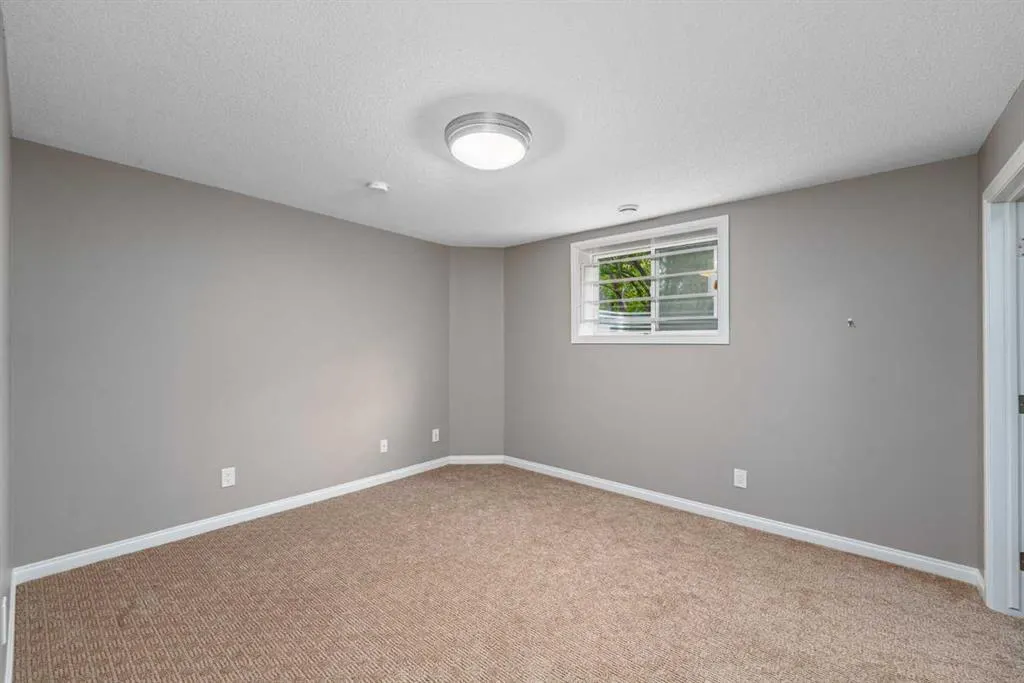 236 Edgebrook Gardens NW