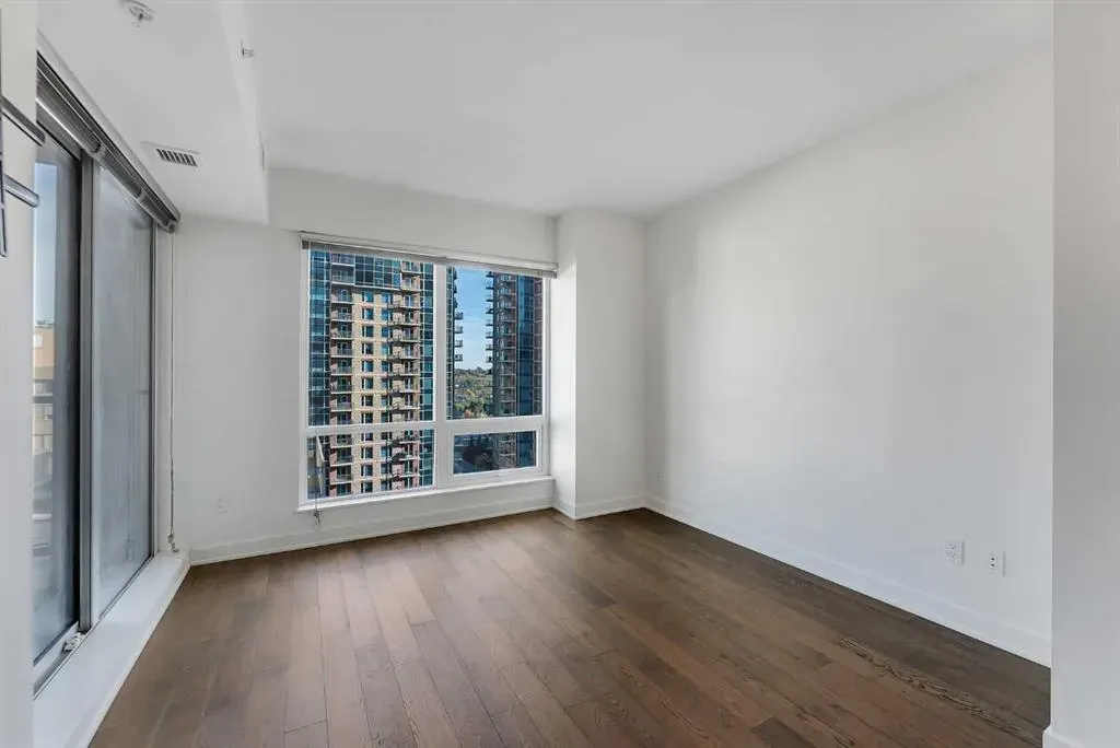 930 6 Avenue SW #1205