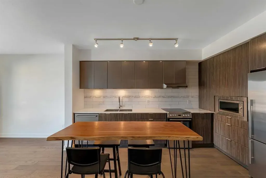930 6 Avenue SW #1205
