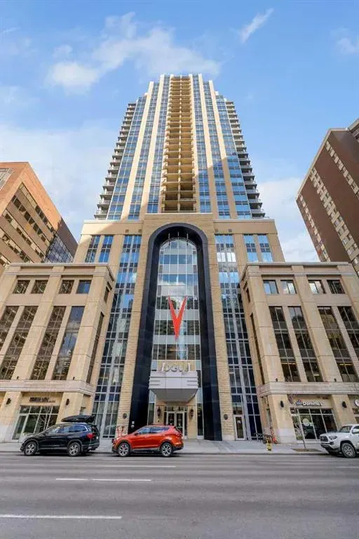 930 6 Avenue SW #1205
