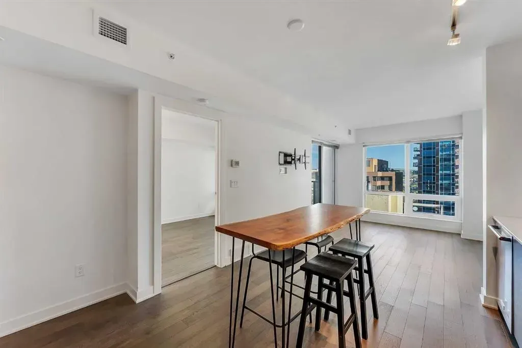 930 6 Avenue SW #1205