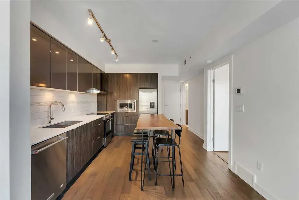 930 6 Avenue SW #1205