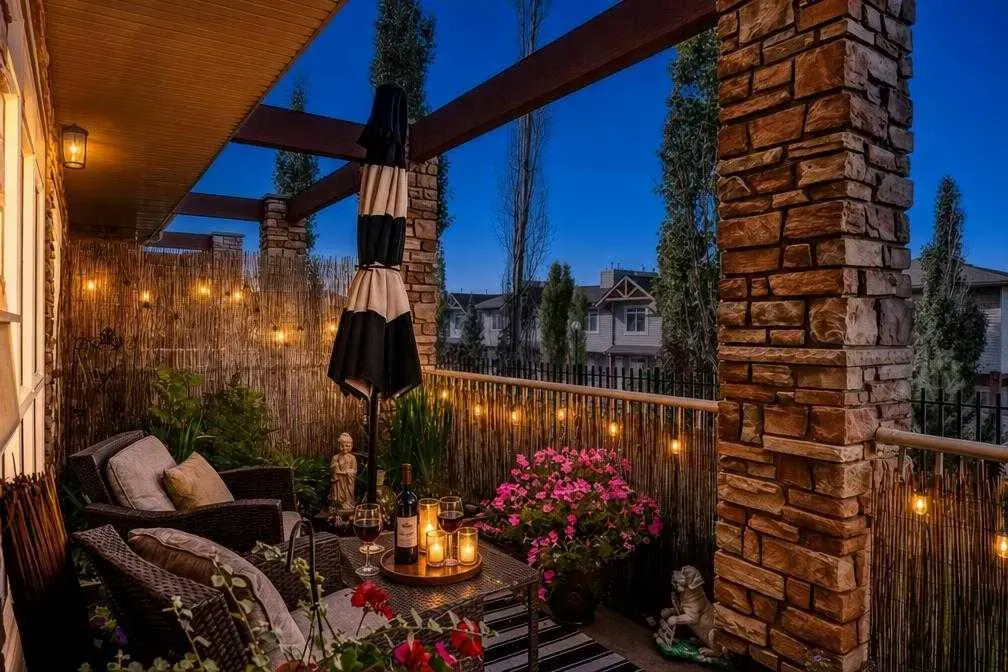 140 Rockyledge View NW #2