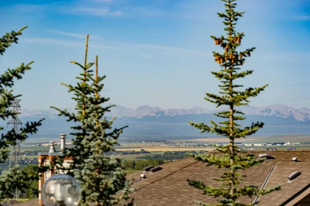 140 Rockyledge View NW #2