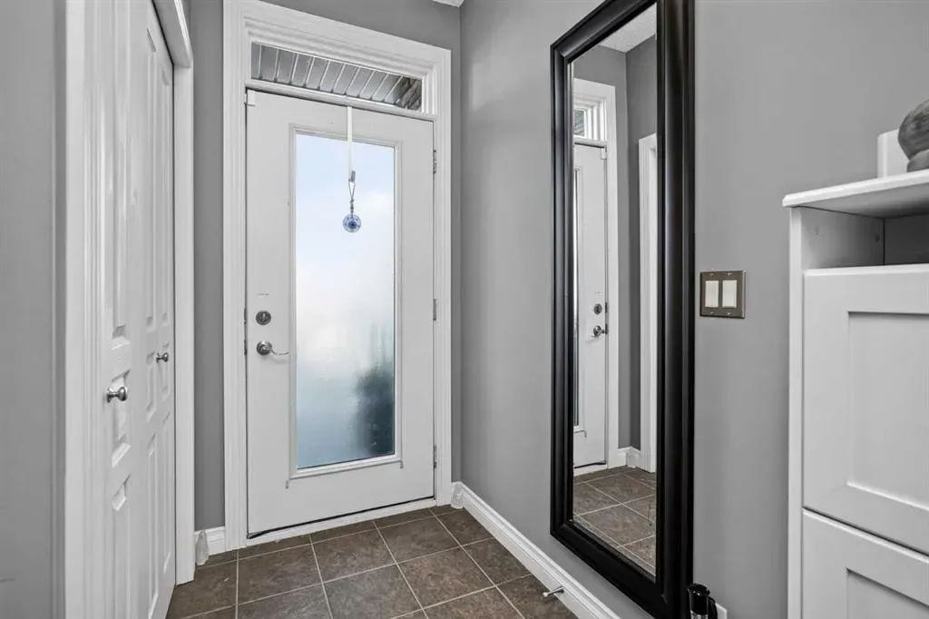 140 Rockyledge View NW #2