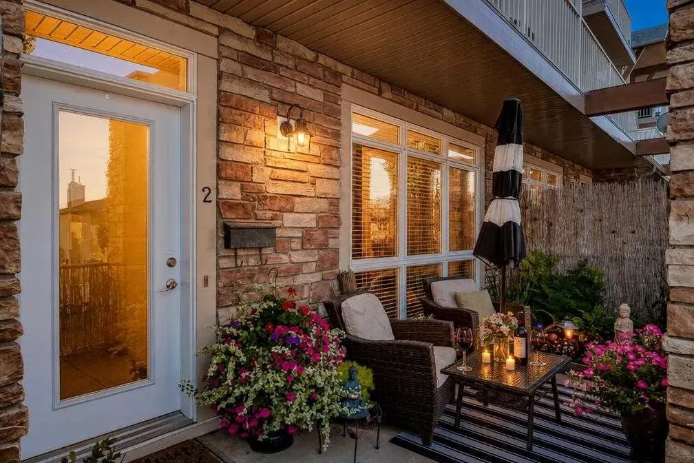 140 Rockyledge View NW #2