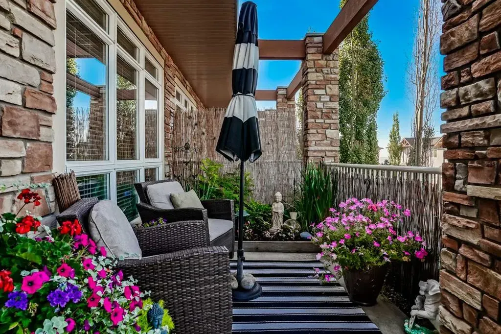 140 Rockyledge View NW #2