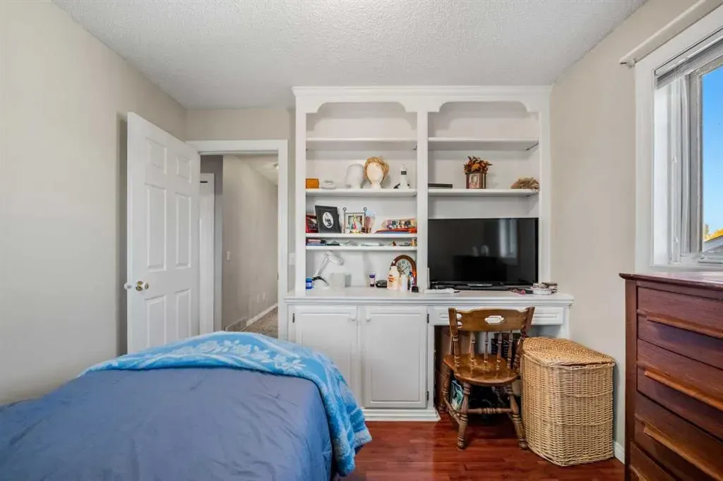 25 Sheep River Drive