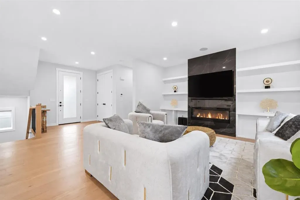 105 Rockhaven Green NW