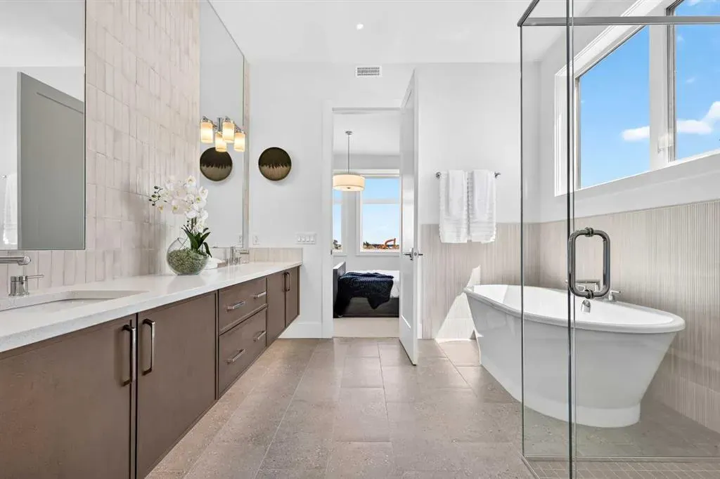 140 Marina Cove SE #202