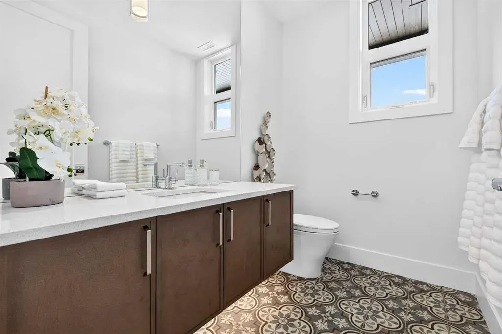 140 Marina Cove SE #202
