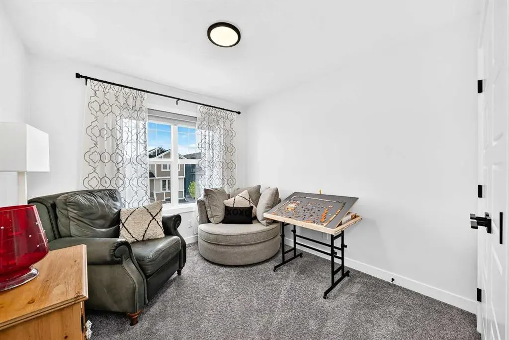 19 Versant View SW