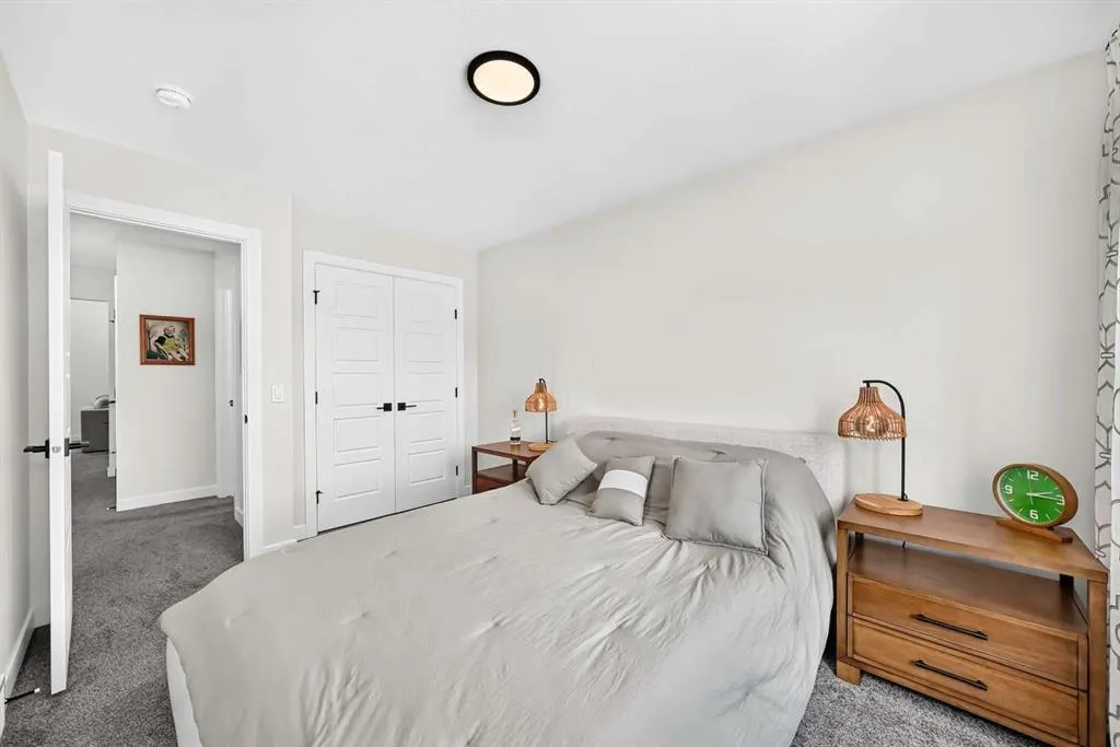 19 Versant View SW